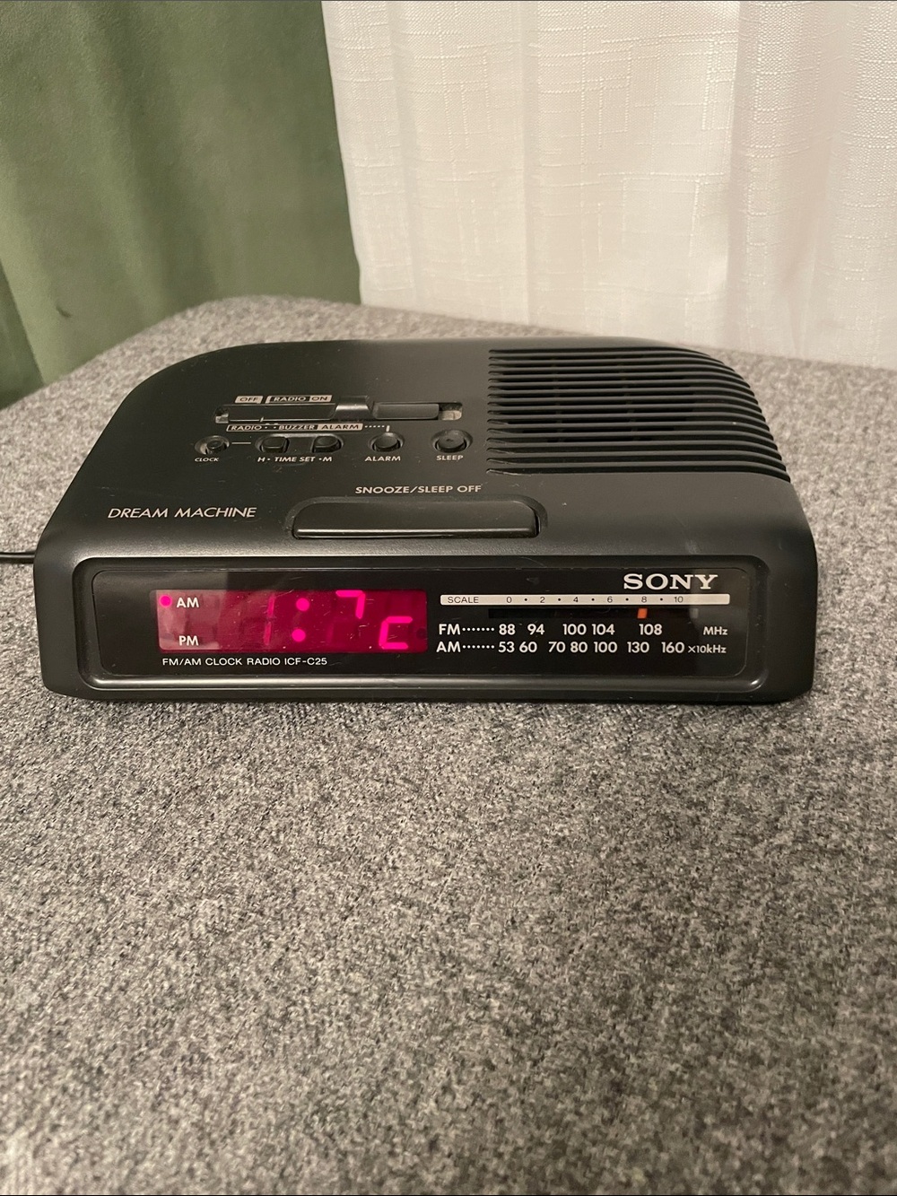 Vintage Sony Dream Machine Electric AM/FM Clock Radio Model ICF-C25 Works Great